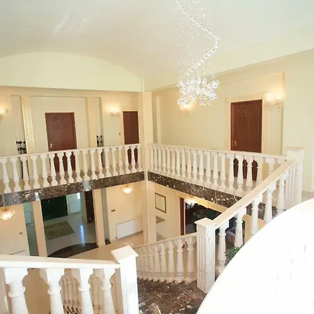 Villa Luxury Mansion Larnaca