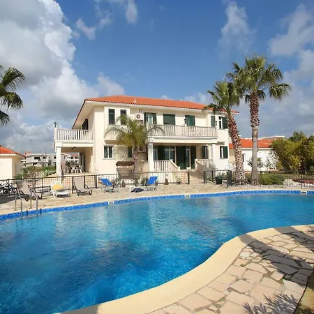 Luxury Mansion *